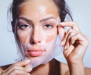 HOW TO: MAKE DIY PEEL OFF FACE MASK