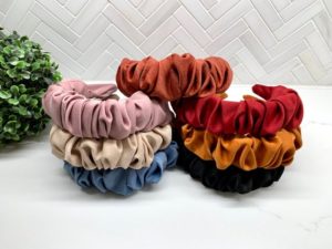 How to make DIY trendy Scrunchie headband