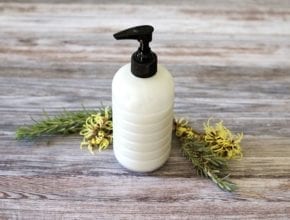 How to make a DIY moisturizing shampoo at home