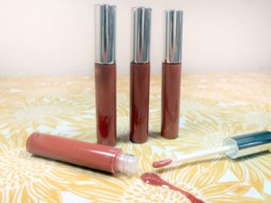How to make a natural DIY lip gloss at home