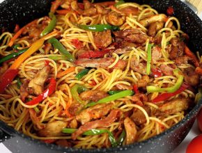 How to Make Chicken Stir Fry Spaghetti at Home