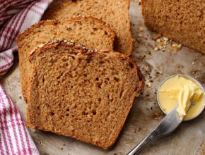 How to bake easy whole-wheat bread at home